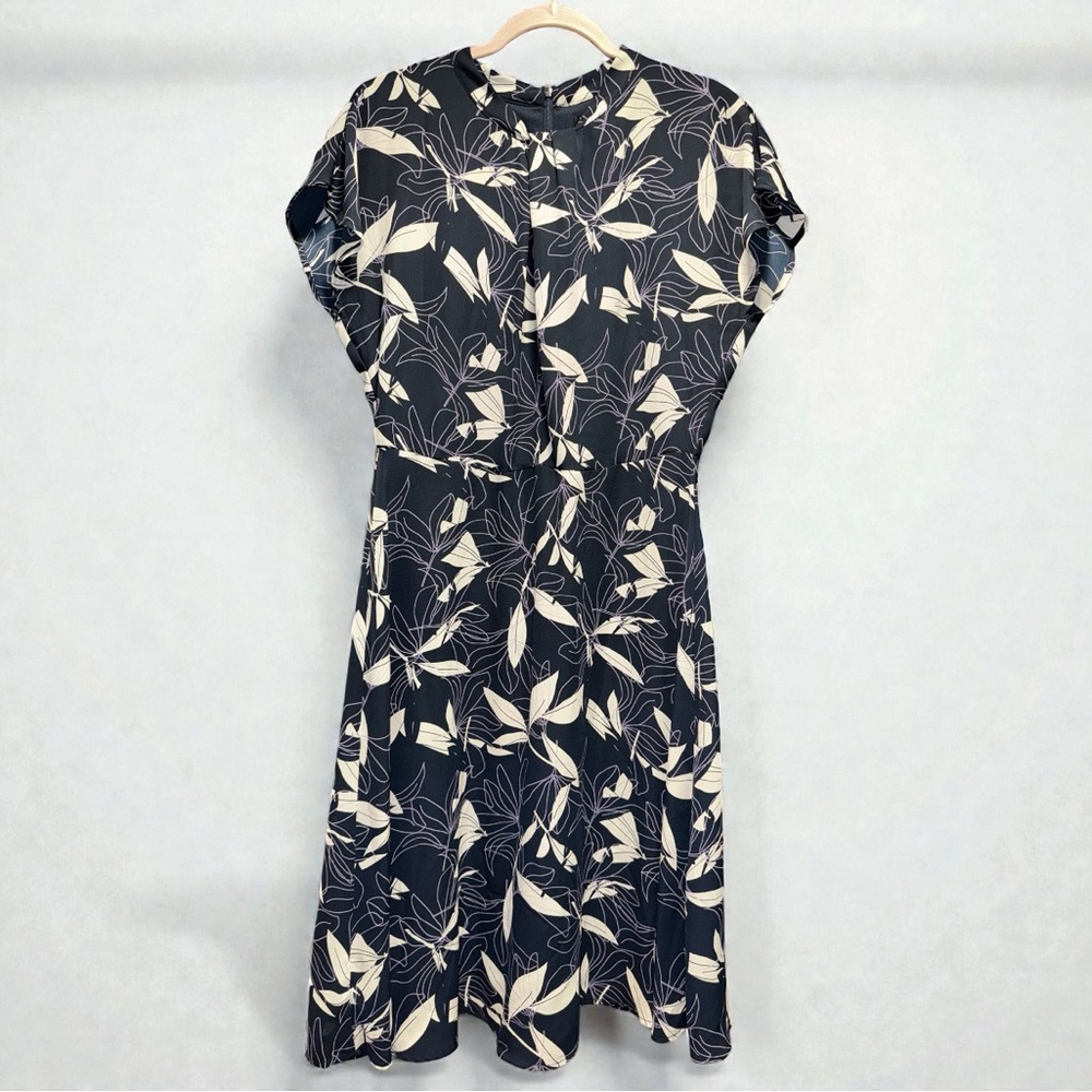 EUC! Banana Republic Women’s Size 10 Navy Floral Midi Dress A-Line V-Neck